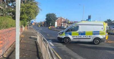 Main road in Stockport shut both ways after 'police incident' - manchestereveningnews.co.uk - county Lane