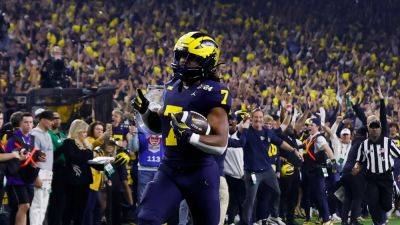 Jim Harbaugh - Michigan's Donovan Edwards blocking out noise amid team's sign-stealing allegations - foxnews.com - Usa - Washington - Los Angeles - state Texas - state Alabama - state Michigan - state Ohio