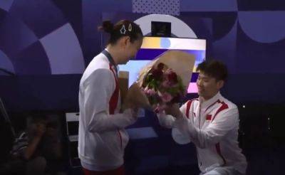Watch: Chinese Shuttler Wins Gold, Gets Proposed By Teammate On Court. This Happens Next