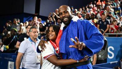 Judo-France's progress to mixed team final makes the stands shake