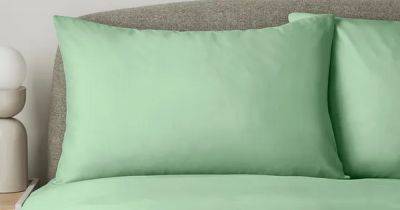 Dunelm shoppers praise 'super soft' sale bedding in five colours slashed to £5 online - manchestereveningnews.co.uk