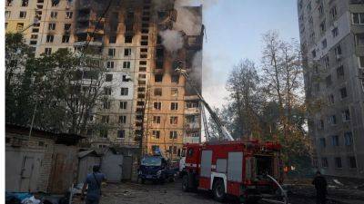 Russian airstrike on Kharkiv apartment block kills six people - euronews.com - Russia - Ukraine