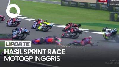 Francesco Bagnaia - Jorge Martín - Enea Bastianini - Momen Bagnaia Jatuh di Sprint Race MotoGP Inggris, Martin Gagal Juara - sport.detik.com