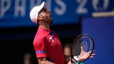 Carlos Alcaraz - Novak Djokovic - Djokovic secures Olympic gold after topping Alcaraz in men's singles final - cbc.ca - Spain - Serbia