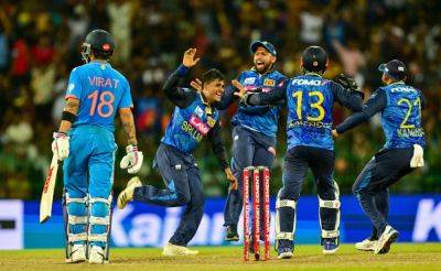 Rohit Sharma - Jeffrey Vandersay - Kuldeep Yadav - Wanindu Hasaranga - Jeffrey Vandersay's 6/33 Wrecks India As Sri Lanka Carve 32-Run Win In 2nd ODI - sports.ndtv.com - Washington - India - Sri Lanka