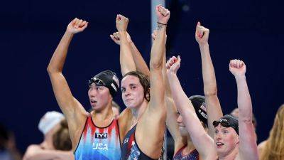 US women's 4x100M medley relay team wins gold, sets world record in last Olympic swimming event of Paris Games