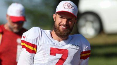 Sources - Chiefs make Harrison Butker NFL's top-paid kicker - ESPN