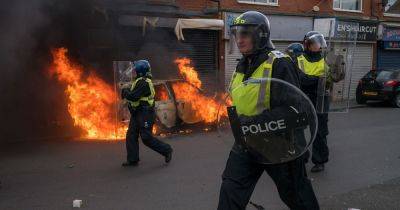 UK disorder LIVE: More than 370 arrested as scenes of violence continue in Plymouth