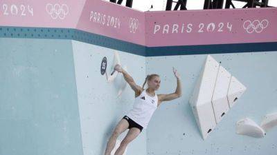 Paris Olympics - Climbing-Defending champion Garnbret easily tops boulder semi-finals - channelnewsasia.com - Slovenia