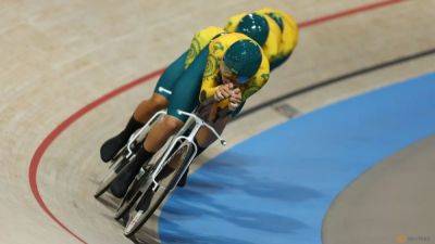 Australia smash team pursuit world record to reach final