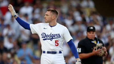 Philadelphia Phillies - Freddie Freeman gets standing ovation in return to Dodgers after 'scariest days' of life - foxnews.com - Usa - Los Angeles - state Indiana - Instagram