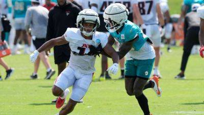 Drake London - Michael Penix-Junior - Falcons WR Moore carted off from practice with noncontact injury - ESPN - espn.com - county Miami - state Arizona - county Garden - county Moore