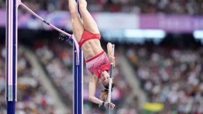 Alysha Newman sets Canadian record to capture women's pole vault bronze medal