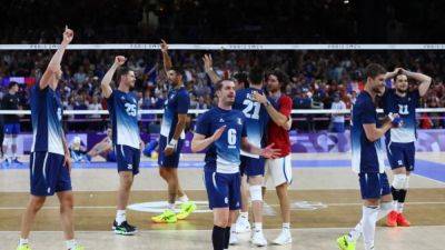 Volleyball-France crush world champions Italy to storm into men's final