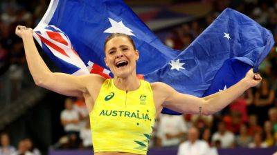 Australia's Kennedy soars to women's pole vault title