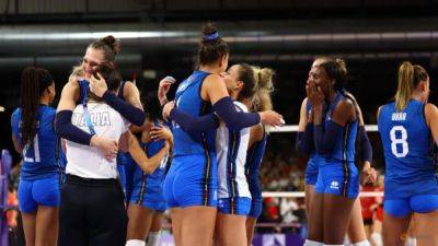 Volleyball-Italy beat Turkey to set up gold medal match with United States