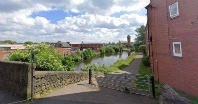 Police bid to identify man rushed to hospital after plunging into Leeds and Liverpool Canal