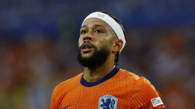 Dutch striker Depay signs with Brazilian club Corinthians