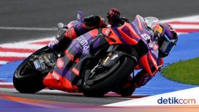 Jorge Martin Blunder di San Marino, Dibela Bezzecchi