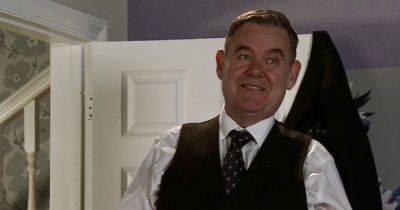 Coronation Street's Tony Maudsley says 'we'll miss you' as he speaks out on co-star exit