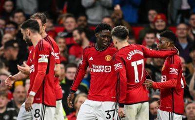 Manchester United Post Losses For Fifth Straight Year