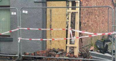 Residents evacuated after car smashes into Greater Manchester house - manchestereveningnews.co.uk