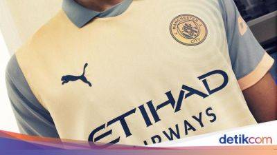 Man City Rilis Jersey Perayaan 30 Tahun Album Debut Oasis