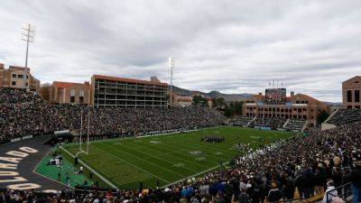 Hit-and-run suspect drives onto Colorado's Folsom Field - ESPN