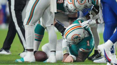 Josh Allen - Miami Dolphins - Tua Tagovailoa - Tagovailoa suffers concussion as Bills blitz Dolphins - rte.ie - Usa - county Hamlin