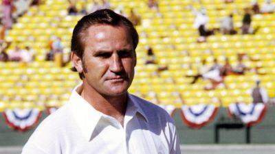 NFL legend Larry Csonka recalls Don Shula's demanding coaching style, whether it would work in today's NFL