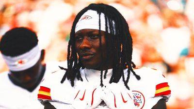 Chiefs wide receiver Marquise Brown to have shoulder surgery, go on IR
