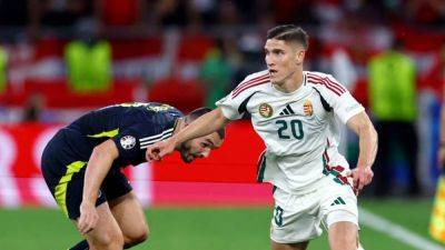 Galatasaray sign Hungary winger Sallai from Freiburg