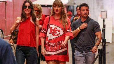 Taylor Swift arrives to support Travis Kelce at Bengals-Chiefs - ESPN