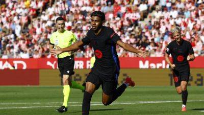 Flick praises Barca's outstanding teenager Yamal