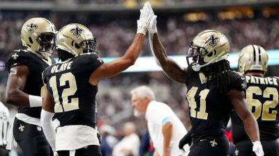 Alvin Kamara scores 4 TDs as Saints' offense explodes again - ESPN