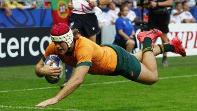 Wallabies flanker McReight carried broken hand through three tests