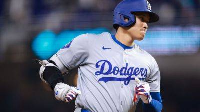 Dave Roberts - Francisco Lindor - Dodgers' Shohei Ohtani hits 48th HR -- 'No pressure' chasing 50/50 - ESPN - espn.com - New York - Los Angeles