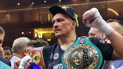 Oleksandr Usyk detained in Poland; Zelensky aids in release - ESPN