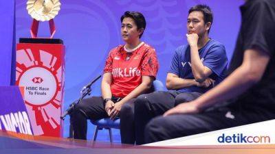 Momen Hendra Setiawan Jadi 'Pelatih Dadakan' Dampingi Dejan/Glo
