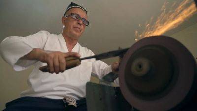 Discover Uzbekistan's traditional crafts: Knifemaking and ceramics in the Fergana Valley - euronews.com - Uzbekistan