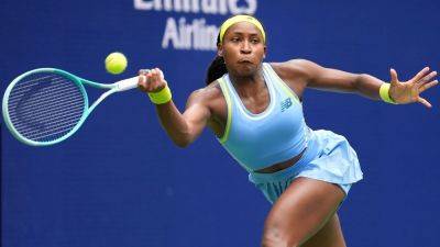 Defending champ Coco Gauff falls to Emma Navarro, exits US Open - ESPN