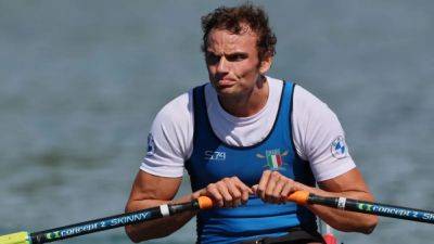 Forgotten phone costs Italian rower bronze medal