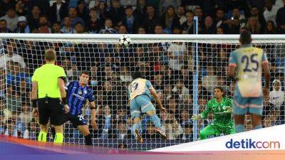 Fans Inter Bikin Suasana Etihad Stadium Jadi Hidup