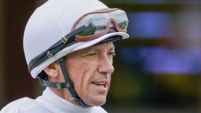 Frankie Dettori suffers dislocated shoulder in New York