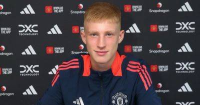 Manchester United player who can play for England and Ukraine signs professional contact