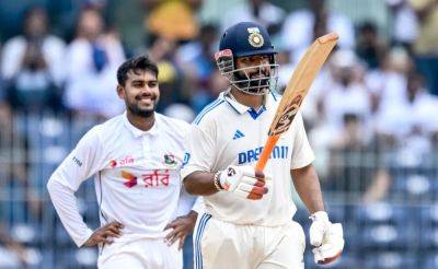 Ravi Shastri - Rishabh Pant - Shubman Gill - Watch: Rishabh Pant Does A MS Dhoni, 'Sets' Bangladesh's Field Against Him In 1st Test. Rivals Do This - sports.ndtv.com - India - Bangladesh