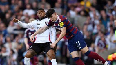 Fulham beat Newcastle 3-1 to hand Magpies first defeat of season