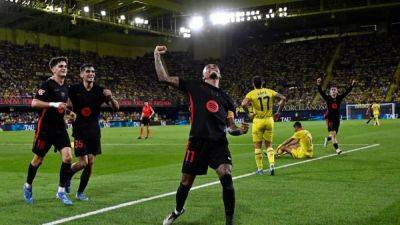 Lewandowski, Raphinha doubles guide Barcelona to 5-1 thrashing of Villarreal