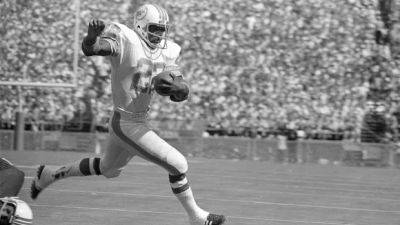 Mercury Morris, star of undefeated 1972 Miami Dolphins, dead at 77