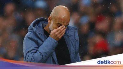 Michael Oliver - Kyle Walker - Gabriel Magalhaes - Pep Guardiola - John Stones - Leandro Trossard - Riccardo Calafiori - Liga Inggris - Man City Dibobol Arsenal, Pep Guardiola Ngamuk Tendang Kursi! - sport.detik.com